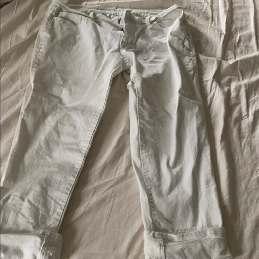 Old navy white stretchy jeans